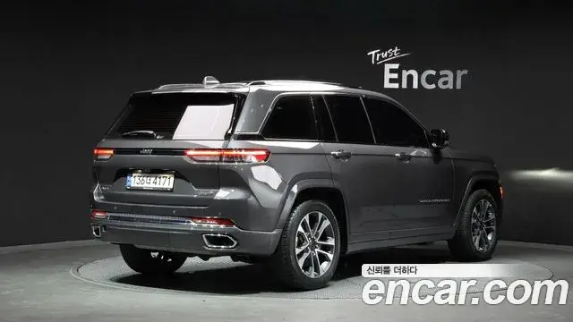 Jeep Grand Cherokee 2023 — Фото 2/20
