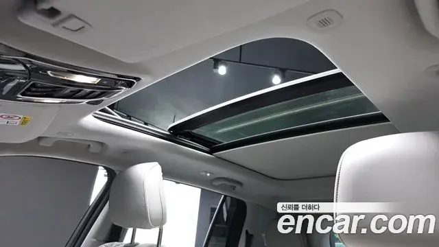 Jeep Grand Cherokee 2023 — Фото 19/20