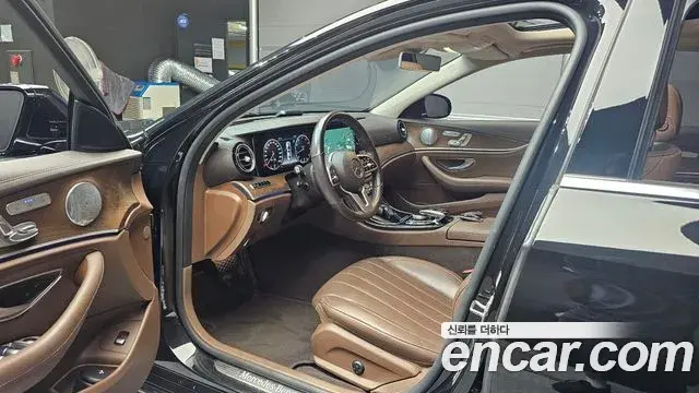 Mercedes-Benz E-Class 2019 — Фото 10/20