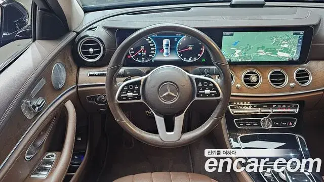 Mercedes-Benz E-Class 2019 — Фото 13/20