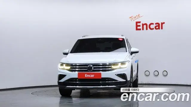 Volkswagen Tiguan 2022 — ფოტო 30/32