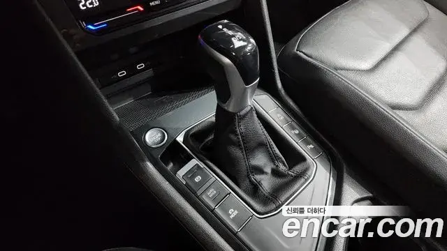Volkswagen Tiguan 2022 — ფოტო 1/32