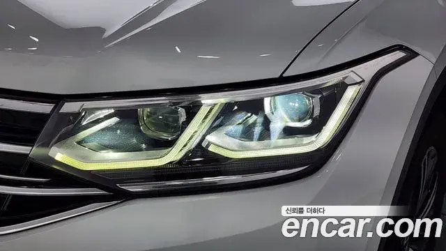 Volkswagen Tiguan 2022 — ფოტო 16/32