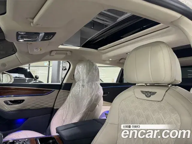 Bentley Flying Spur 2021 — ფოტო 2/19