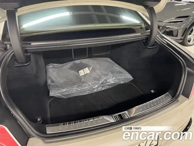 Bentley Flying Spur 2021 — ფოტო 16/19