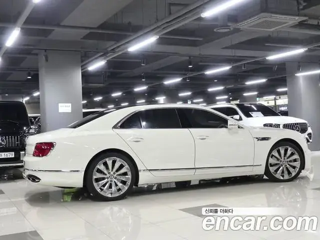 Bentley Flying Spur 2021 — Şəkil 16/18