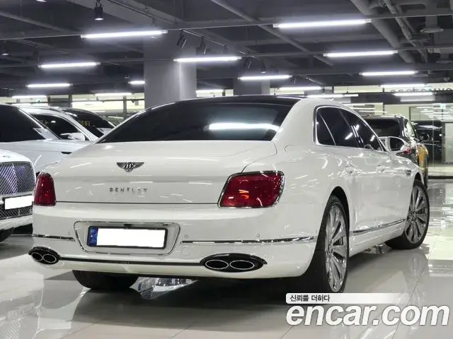 Bentley Flying Spur 2021 — Şəkil 14/18