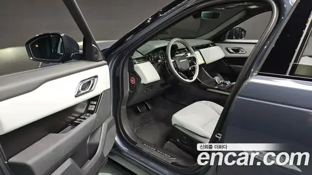 Land Rover Range Rover Velar 2026 — Photo 11/20