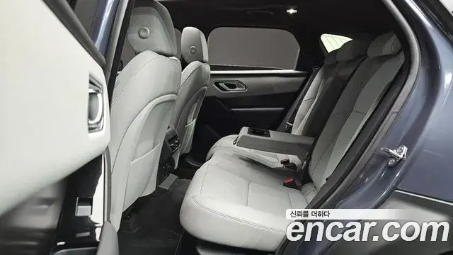 Land Rover Range Rover Velar 2026 — Photo 13/20