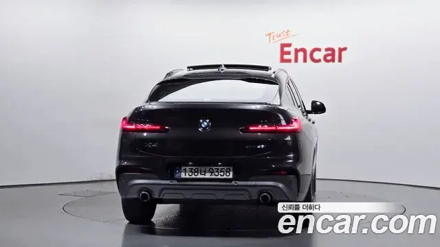 BMW X4 2020 — Фото 4/20