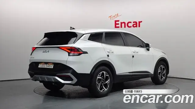 Kia Sportage 2021 — Фото 2/20