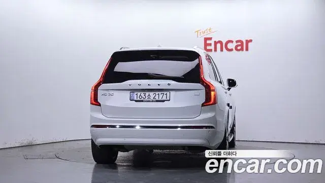 Volvo XC90 2024 — Photo 13/30