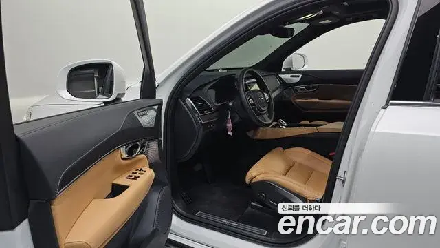 Volvo XC90 2024 — Photo 17/30