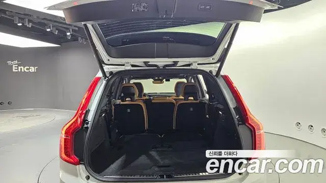 Volvo XC90 2024 — Photo 9/30