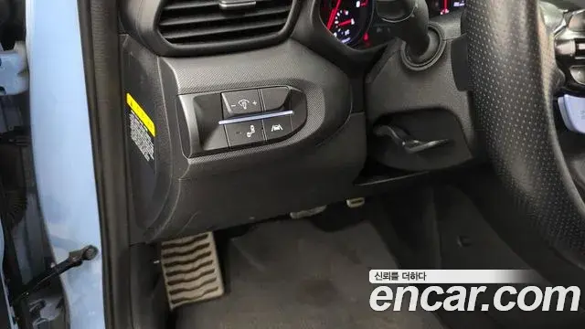Hyundai Veloster 2020 — Фото 19/20