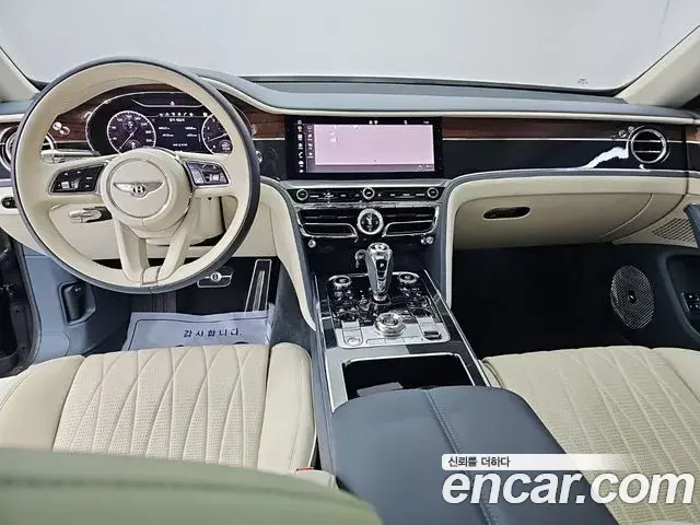 Bentley Flying Spur 2021 — ფოტო 6/10