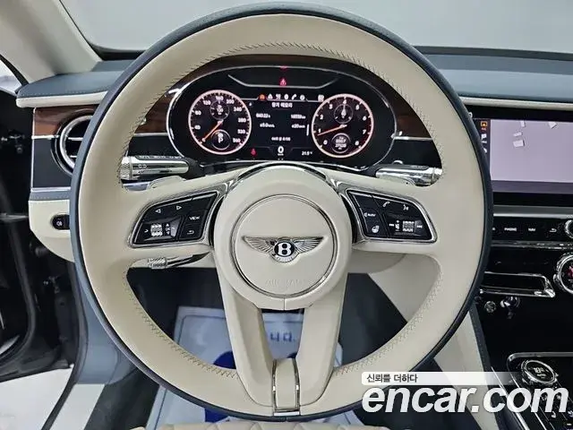 Bentley Flying Spur 2021 — ფოტო 10/10