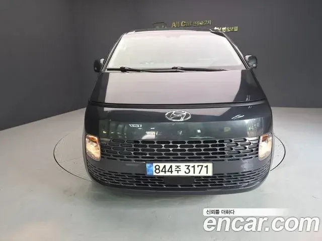 Hyundai Staria 2022 — Фото 9/20