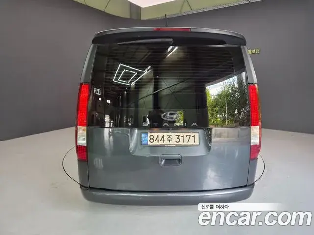 Hyundai Staria 2022 — Фото 3/20