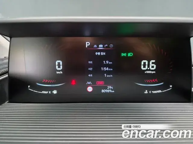 Hyundai Staria 2022 — Фото 7/20