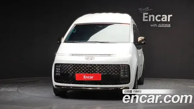 Hyundai Staria 2024 — Photo 3/20