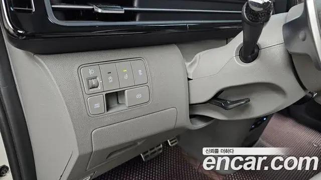 Hyundai Staria 2024 — Photo 19/20
