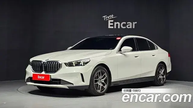 BMW 5 Series 2023 — Фото 1/20
