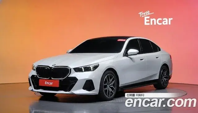 BMW 5 Series 2025 — Фото 1/20