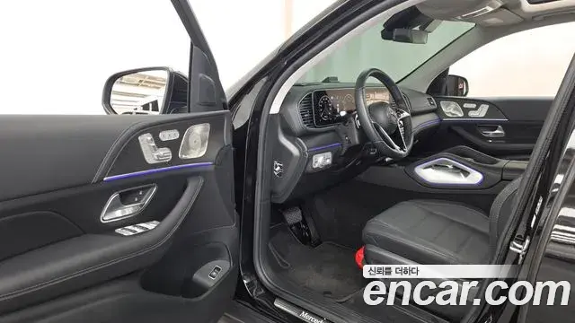 Mercedes-Benz GLE-Class 2025 — Фото 10/20