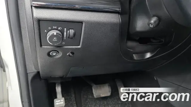 Jeep Grand Cherokee 2019 — Şəkil 25/35