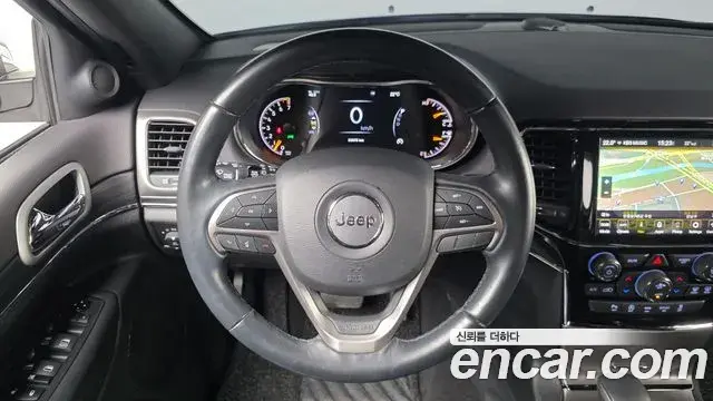 Jeep Grand Cherokee 2019 — Şəkil 35/35