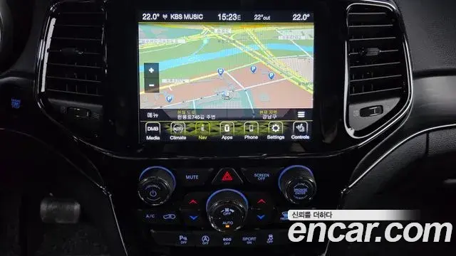 Jeep Grand Cherokee 2019 — Şəkil 22/35