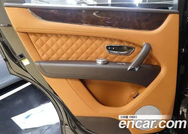Bentley Bentayga 2018 — ფოტო 20/20