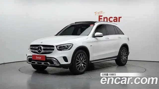 Mercedes-Benz GLC-Class 2020 — Photo 1/20