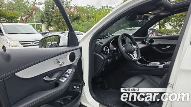 Mercedes-Benz GLC-Class 2020 — Photo 10/20