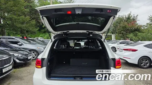 Mercedes-Benz GLC-Class 2020 — Photo 17/20