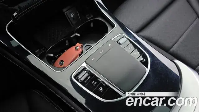 Mercedes-Benz GLC-Class 2020 — Photo 18/20