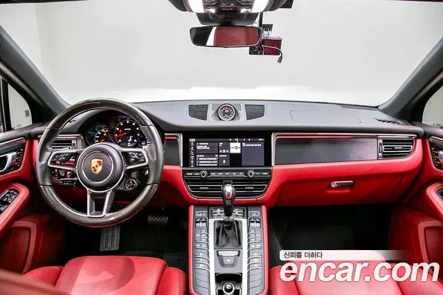 Porsche Macan 2020 — Фото 11/20