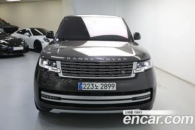 Land Rover Range Rover 2023 — Фото 1/20