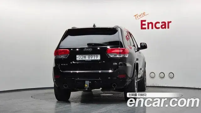 Jeep Grand Cherokee 2019 — Şəkil 9/20