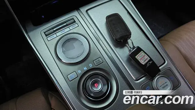 Genesis GV80 2022 — ფოტო 35/36