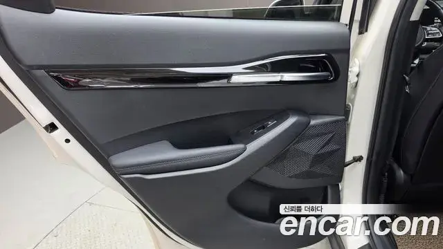 Kia Seltos 2022 — Şəkil 33/38
