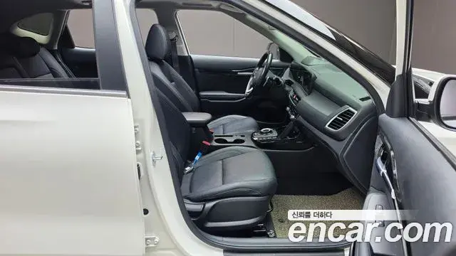 Kia Seltos 2022 — Şəkil 25/38