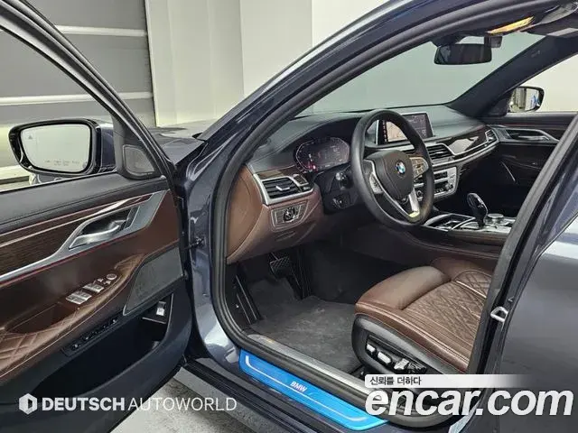 BMW 7 Series 2020 — Фото 10/20