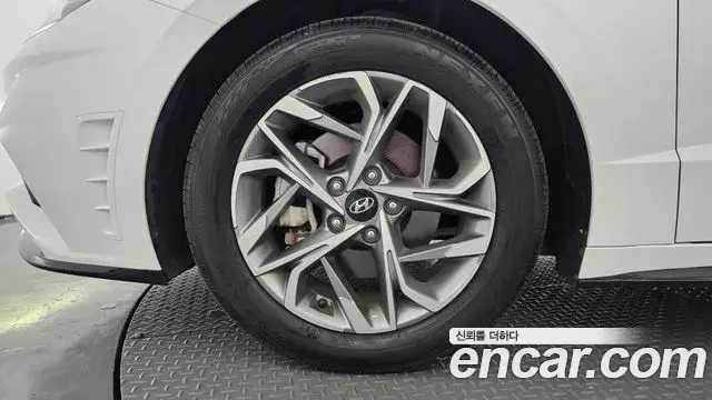 Hyundai Sonata 2023 — Photo 4/20