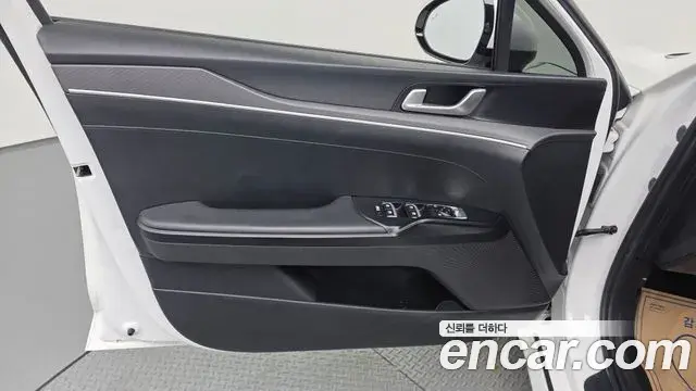 Kia K5 2022 — Photo 5/30