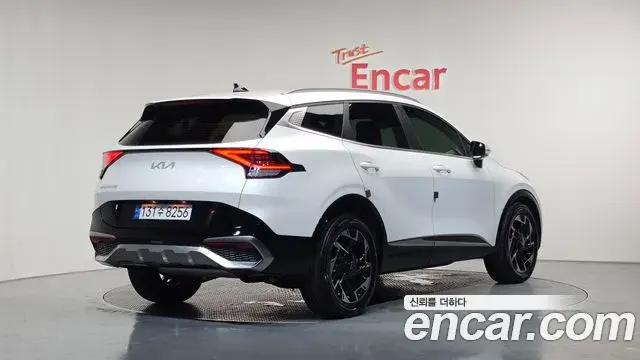 Kia Sportage 2021 — Фото 2/20