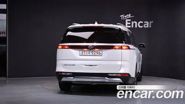 Kia Carnival 2020 — Фото 4/20