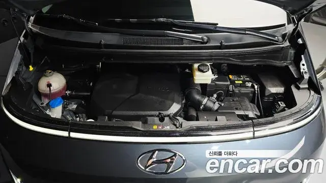Hyundai Staria 2023 — Фото 6/20