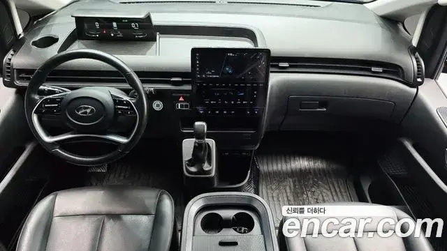 Hyundai Staria 2023 — Фото 7/20